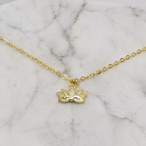 🌸gold plated yoga lotus flower necklace - Picture 3 of 4